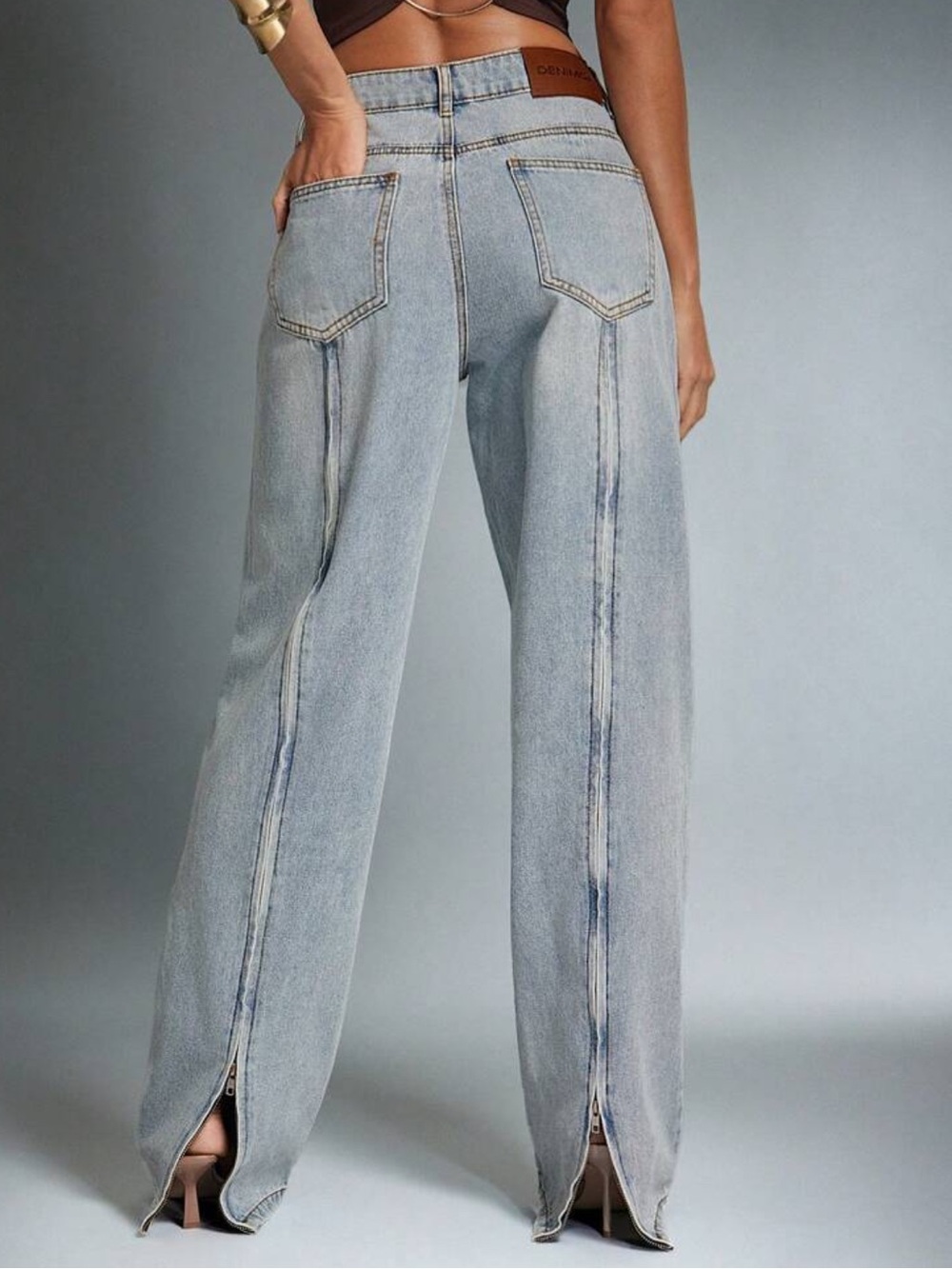 Straight Leg Denim Jeans With Back Zipper Detail Fashionable Streetwear